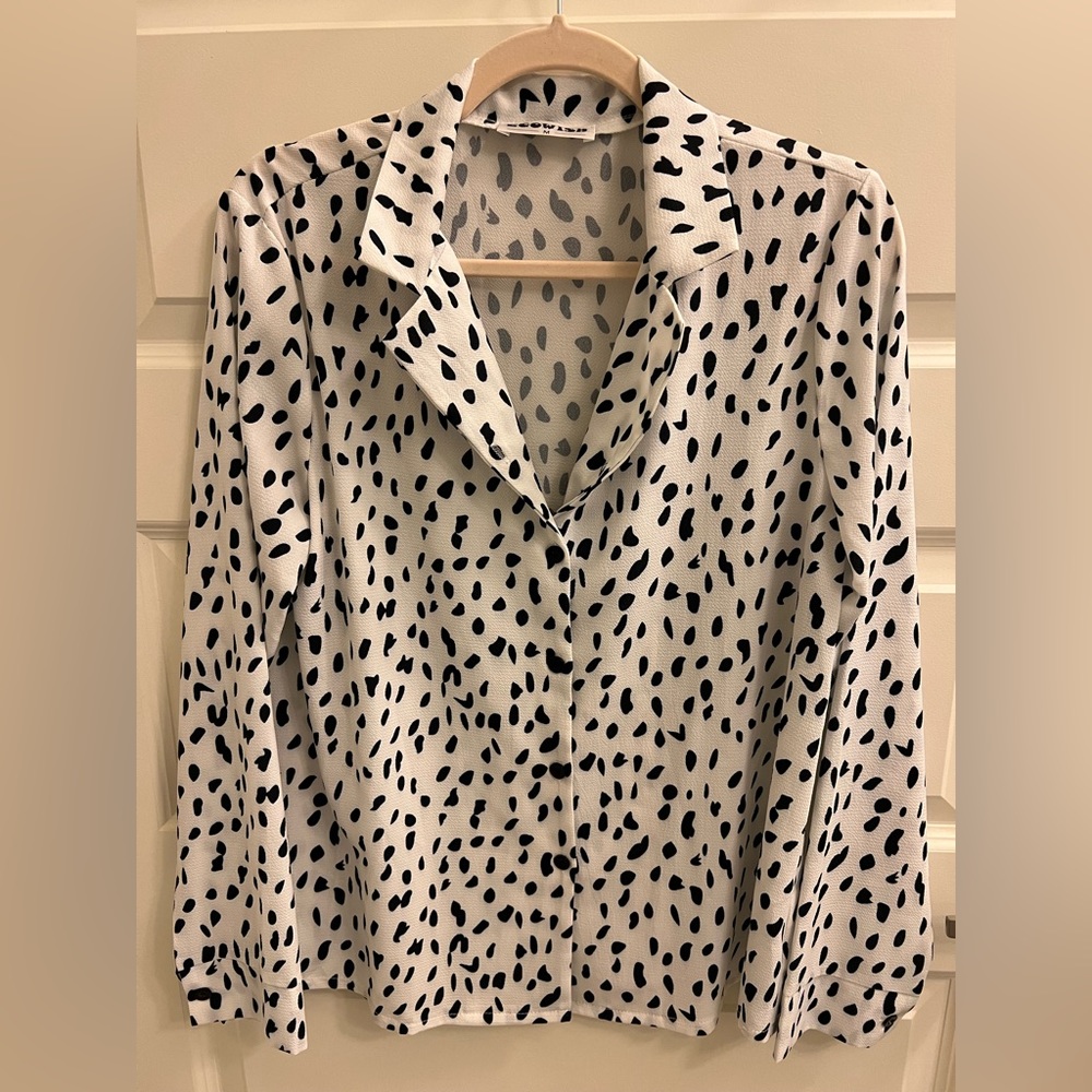 Black and white shirt, never used!